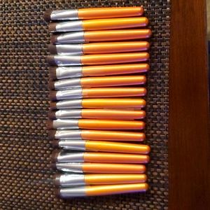 Brushes...no brand name...set of 17